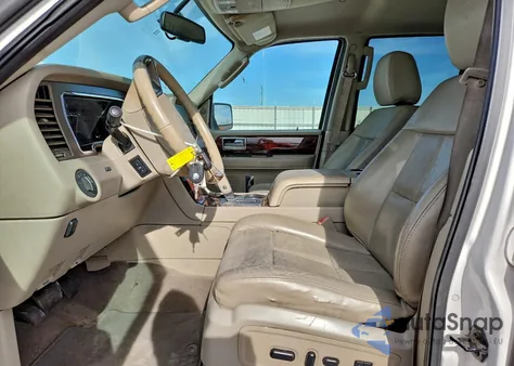 2011 Lincoln Navigator z USA, uszkodzony, nr VIN 5LMJJ2H52BEJ10253